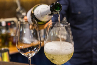 Стало известно, кому Путин отдал свой бокал шампанского