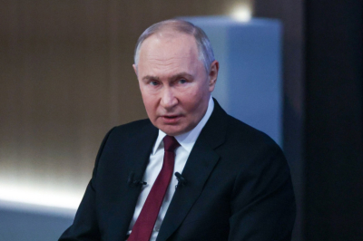 Путин наградил директора калужской школы за мужество и героизм