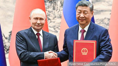 Китайский инженер получил в подарок от Путина русский сервиз