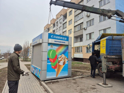 В Алматы снесли свыше 100 незаконных торговых объектов  