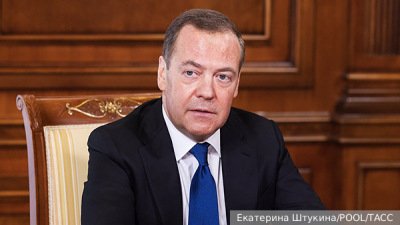 Несколько взрывов прогремело на иранском острове Сирри в Персидском заливе