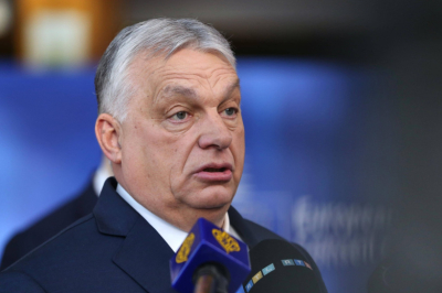 Премьер Венгрии отказался от мандата