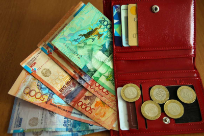 В Правительстве начнут устранять разрыв между ростом экономики и зарплатами казахстанцев