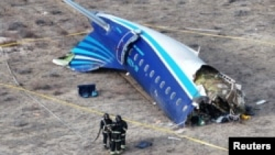Крушение самолета под Актау: Azerbaijan Airlines приостановила полёты в 7 городов России