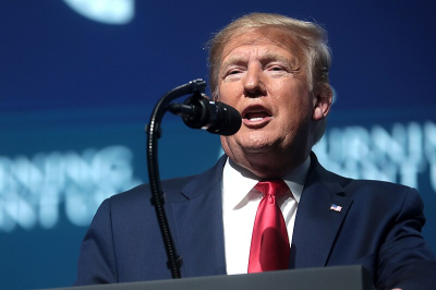 Politico: европейские чиновники все чаще обсуждают здоровье Трампа