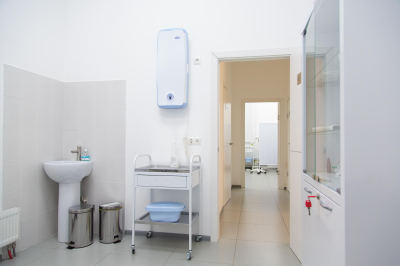 Беспилотники ВСУ повредили сельский ФАП в Брянской области