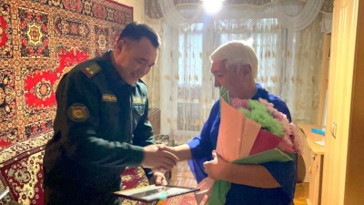 Военнослужащие воинской части 5451 поздравили ветеранов с Днём пожилых людей