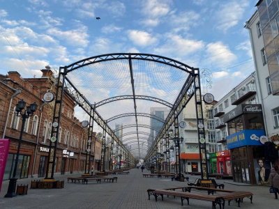 Долой медиаэкран: Екатеринбург перезапускает &laquo;уральский Арбат&raquo; без цифрового шума