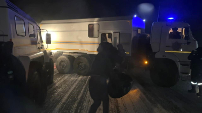 Снежные заносы в Жетісу: сотрудники МЧС спасли 136 человек