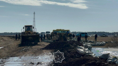В Акмолинской области спасатели устраняют угрозу перелива воды через плотину   