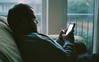 Более двух миллионов тенге потерял актюбинец, поверив рекламе в мессенджере