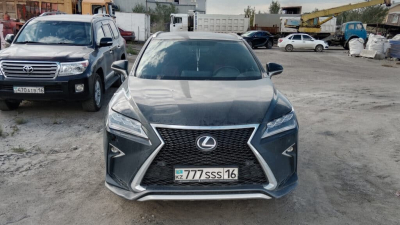 Lexus с красивым номером появился у прокуратуры области Абай