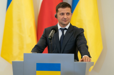 Азаров заявил о деградации киевского режима до уровня клоуна
